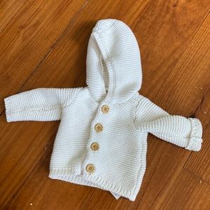 Organic! Carters little planet NB size